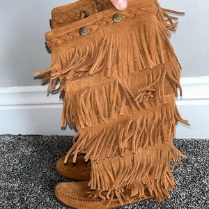 Minnetonka fringe boots
